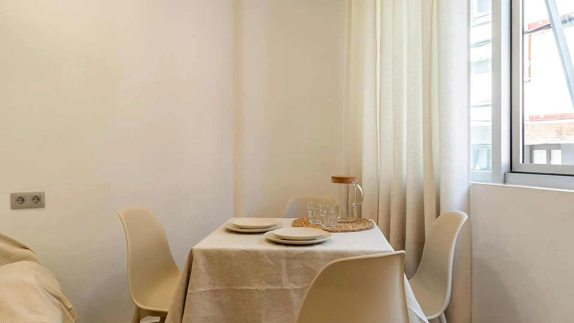 Aparthotel Centric Castelldefels 0*,