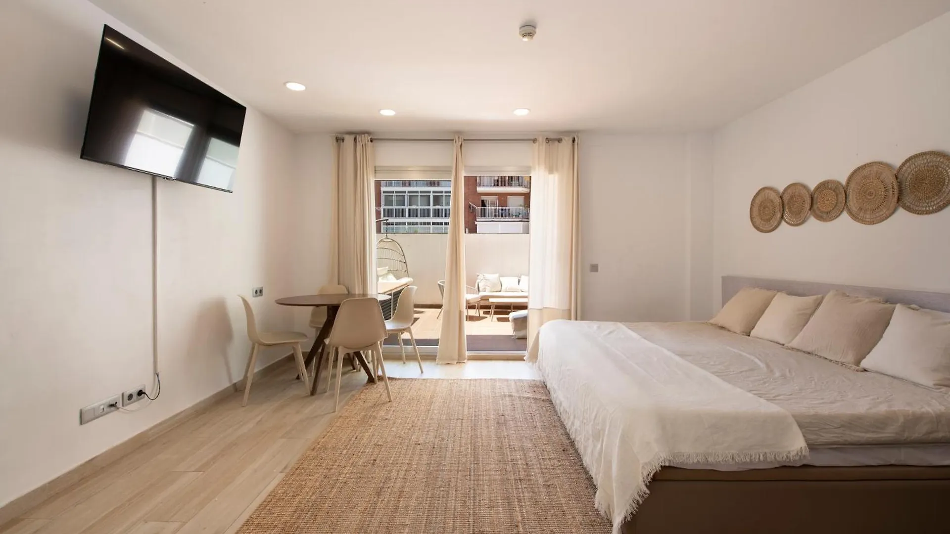 Aparthotel Centric 카스테데펠스